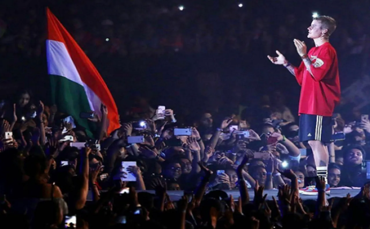 जस्टिन बीबर ने लाइव शो में कई गानों पर किया लिप सिंक, फैंस हुए नाराज