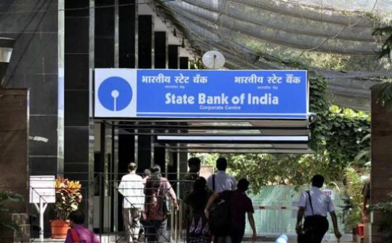एसबीआई एटीएम निकासी शुल्क के विरोध में केरल में प्रदर्शन