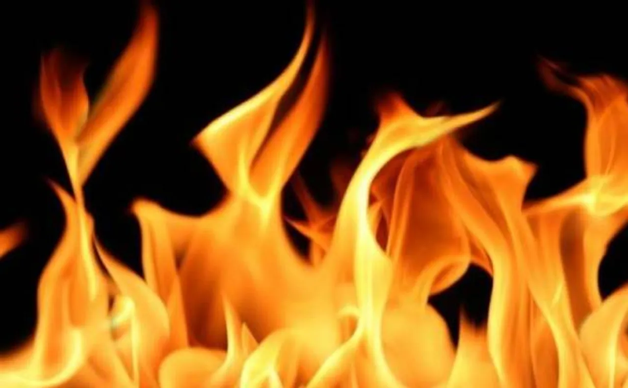 यूपी: फर्रुखाबाद में तीन तलाक़ पीड़िता ने थाने के सामने आत्मदाह का किया प्रयास, रिपोर्ट नहीं लिखे जाने से थी परेशान