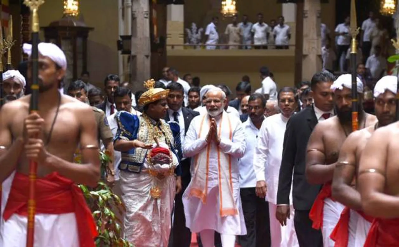 मोदी ने श्रीलंकाई तमिलों के साथ की 'चाय पे चर्चा', फिर दिल्ली के लिए हुए रवाना