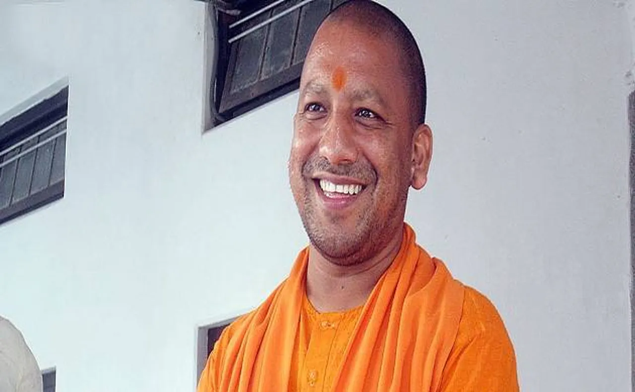 योगी सरकार ने 15 जून तक राज्य की सड़कों के गड्ढों को भरने के वादे पर शुरू किया काम, 1400 करोड़ का बजट पास