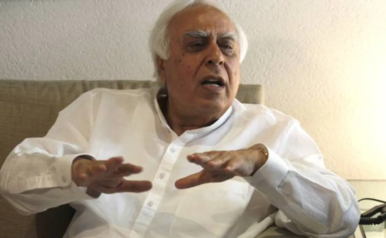 कपिल सिब्बल ने कहा, राम की तरह ट्रिपल तलाक आस्था से जुड़ा मामला, कोर्ट को नहीं देना चाहिए इसमें दखल
