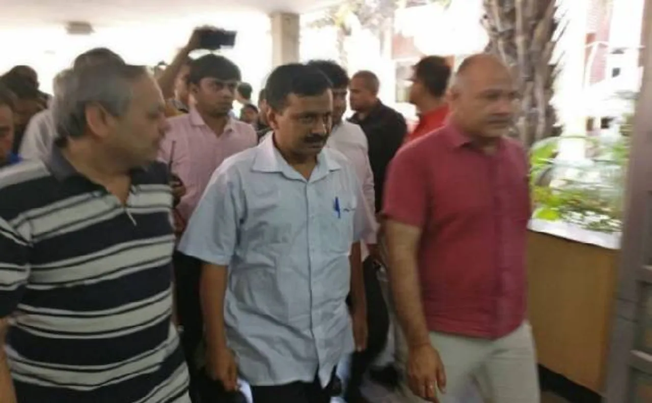AAP में कलह के बीच केजरीवाल ने विधायकों को कराया डिनर