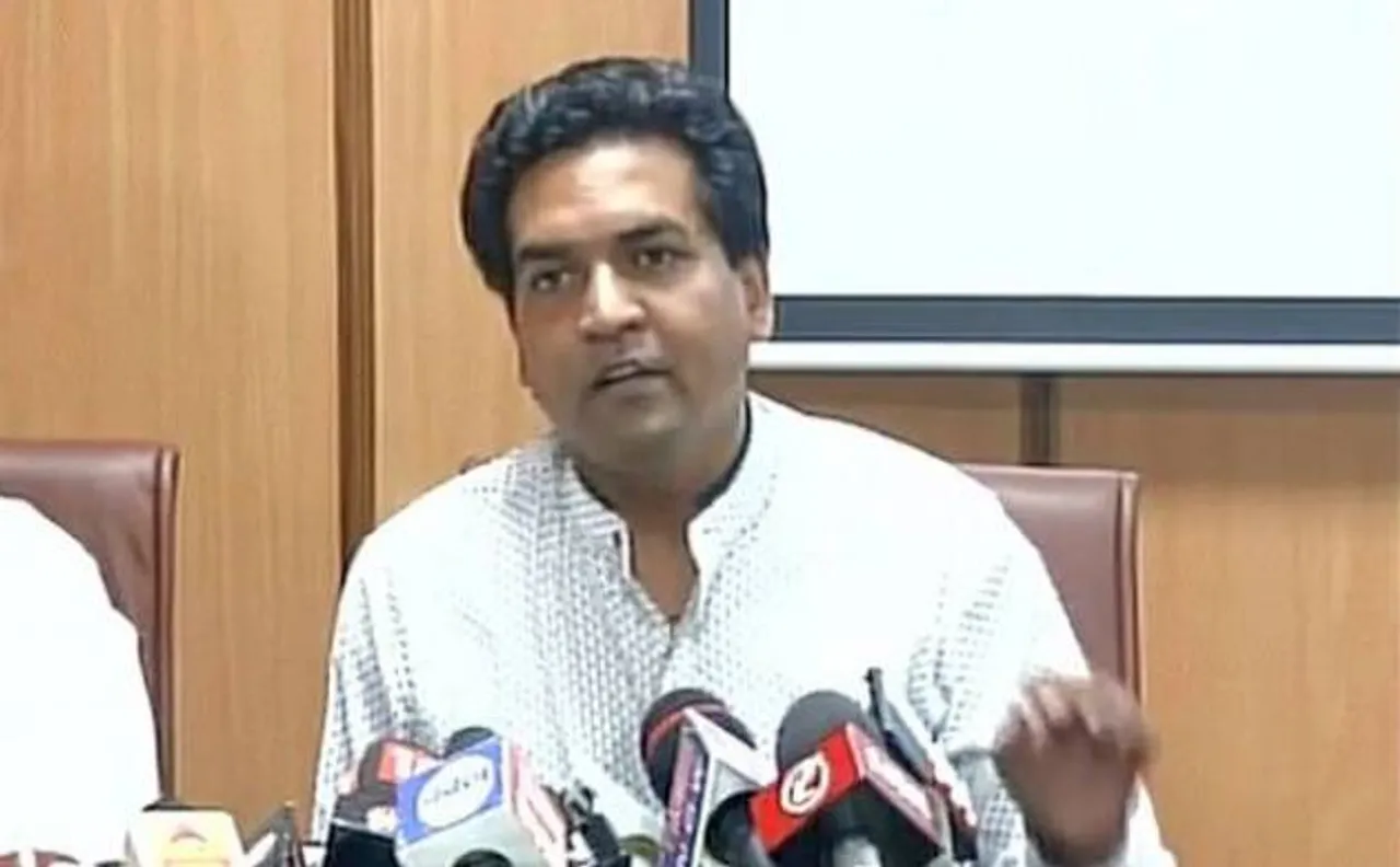 कपिल मिश्रा का दावा, केजरीवाल का हवाला कारोबारियों से संबंध, जल्द जाएंगे तिहाड़