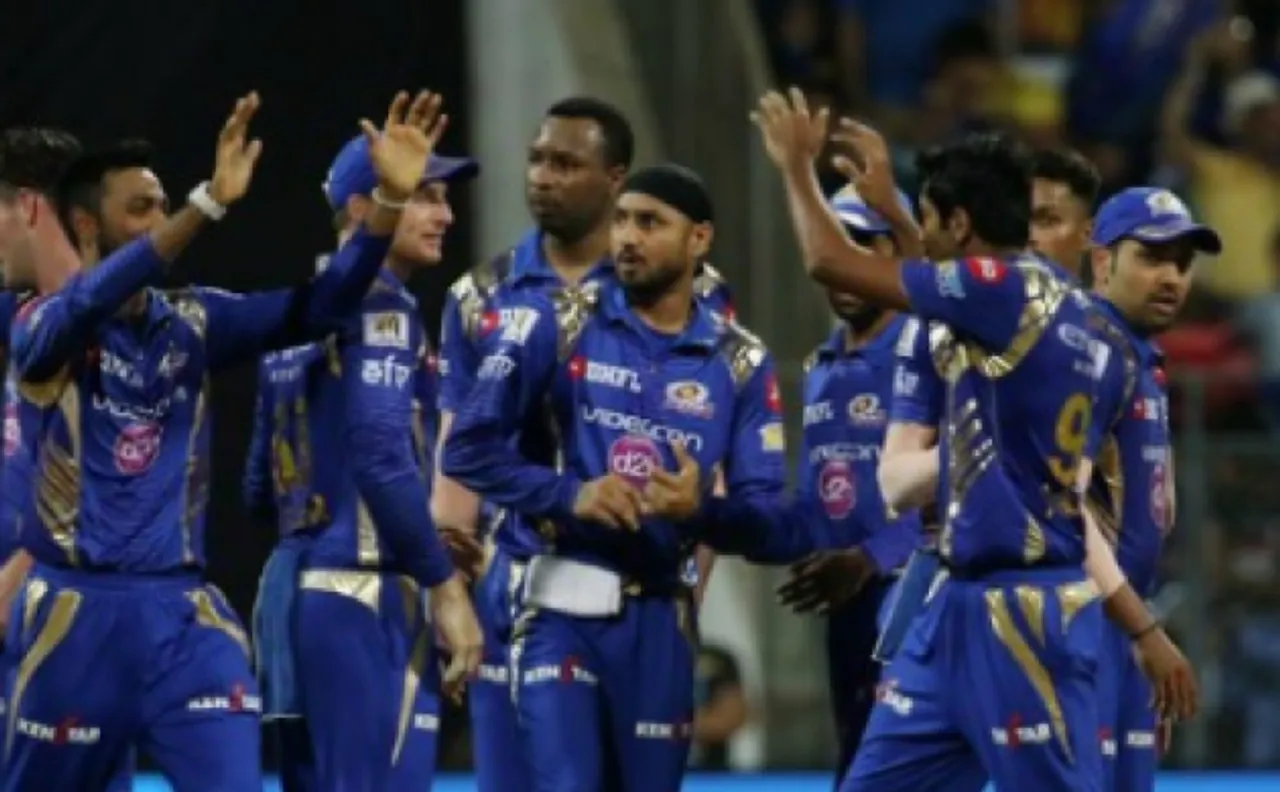 MI VS KKR: कोलकाता को 6 विकेट से हराकर मुंबई पहुंची फाइनल में, राइजिंग पुणे से होगी भिड़ंत