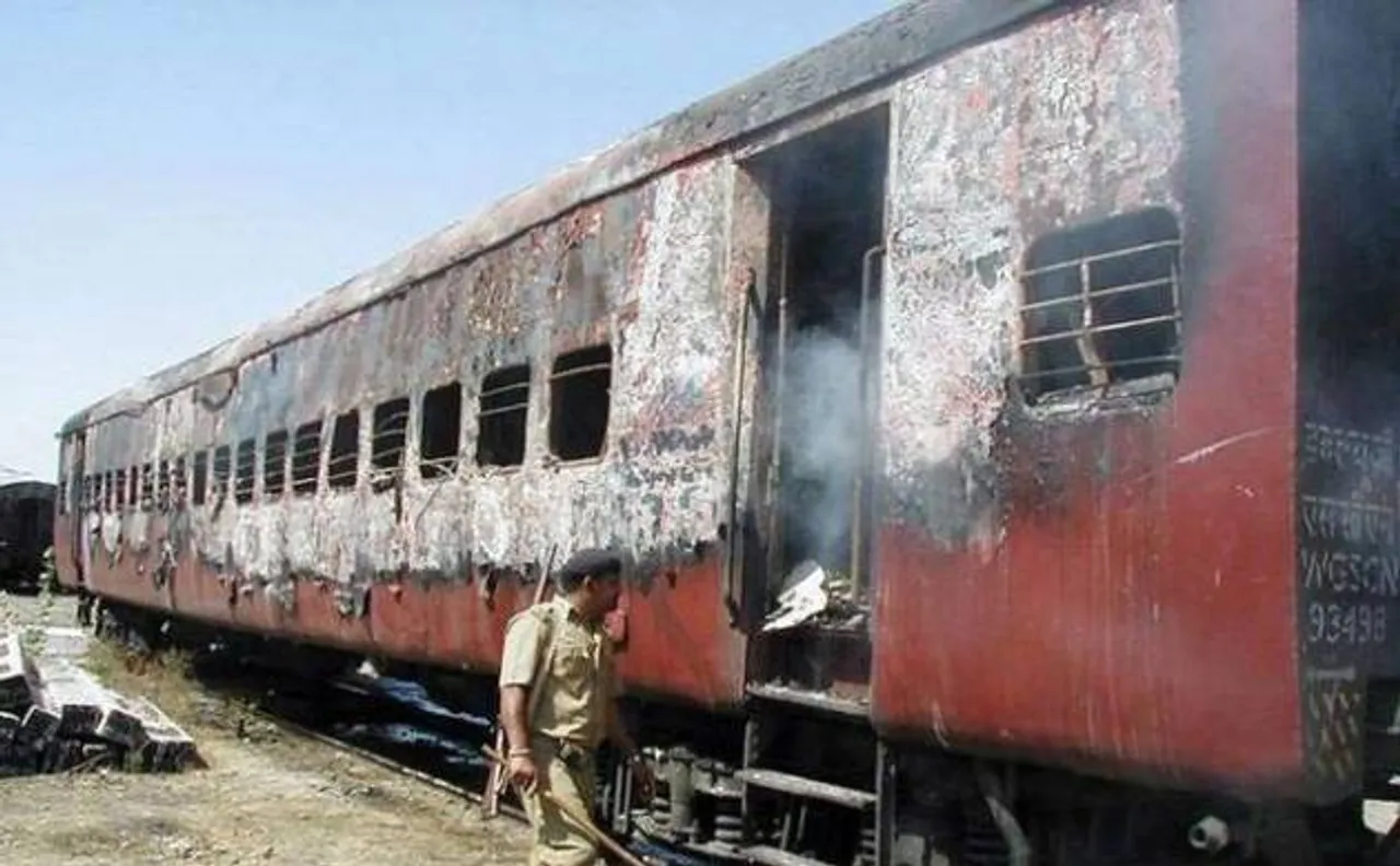 साबरमती एक्सप्रेस ट्रेन ब्लास्ट: 16 साल से जेल में बंद एएमयू का पूर्व छात्र गुलजार अहमद वानी बरी