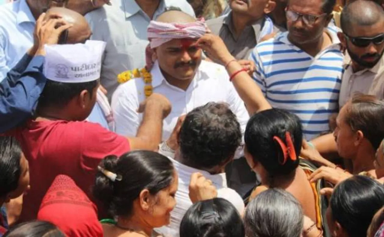 गुजरात: पीएम मोदी के दौरे के विरोध में पाटीदार नेता हार्दिक पटेल ने मुंडवाया सिर