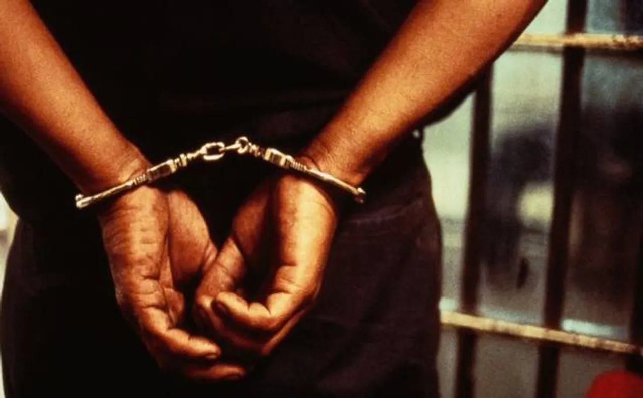 इंडोनेशिया: समलैंगिकों की सेक्स पार्टी पर छापा, 141 गिरफ्तार