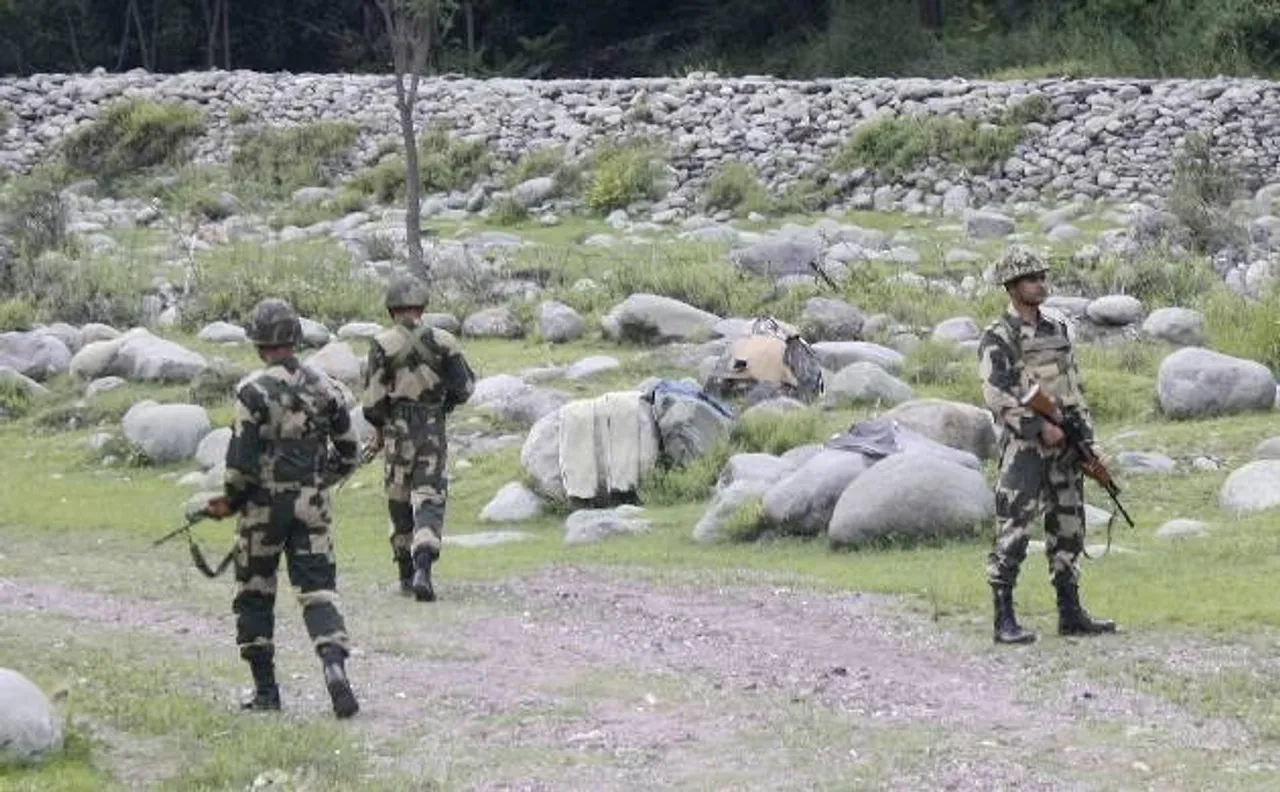 कश्मीर में सीआरपीएफ पर आतंकियों ने ग्रेनेड से किया हमला, एक घायल