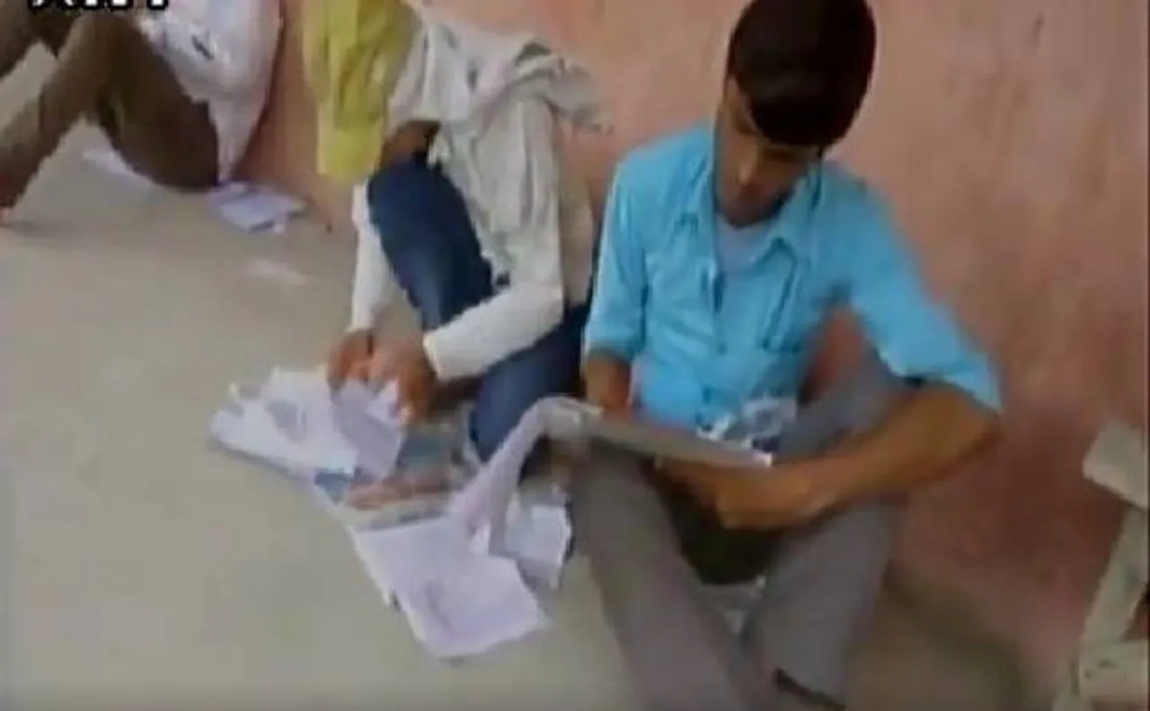 बिहार में शिक्षा व्यवस्था पर फिर उठे सवाल, स्नातक की परीक्षा में खुल्लम-खुल्ला नकल