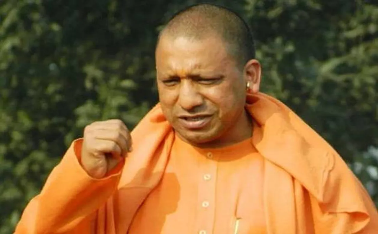 यूपी में खराब होती कानून-व्यवस्था के बीच योगी सरकार ने सहारनपुर के कमिश्नर सहित 20 IAS अधिकारियों का किया तबादला