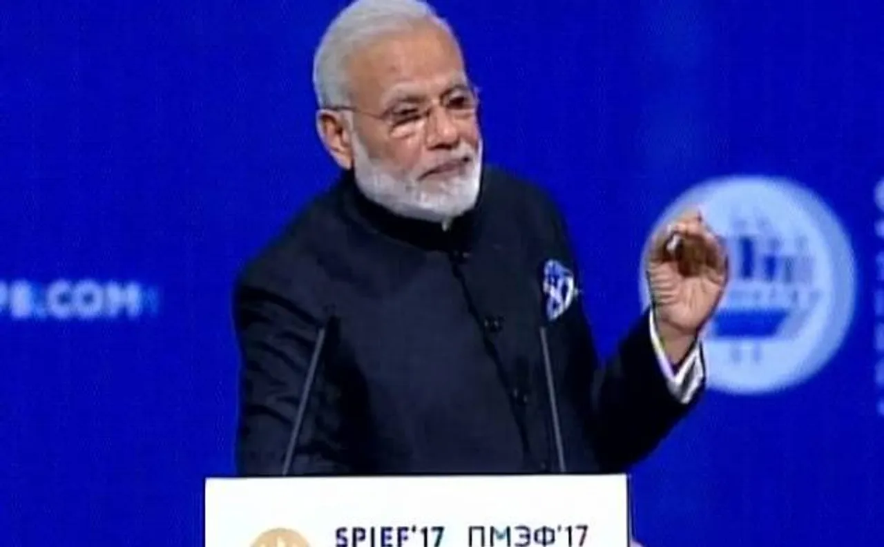 रूस में पीएम मोदी का विदेशी निवेशकों को न्योता, कहा तेजी से बदल रहा है भारत, 11 दिनों में बदले 1200 कानून