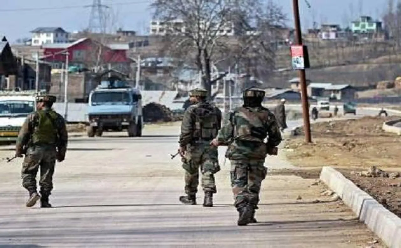 जम्मू-कश्मीर के शोपियां में एक युवक के मारे जाने के बाद तनाव, इंटरनेट सेवा बंद