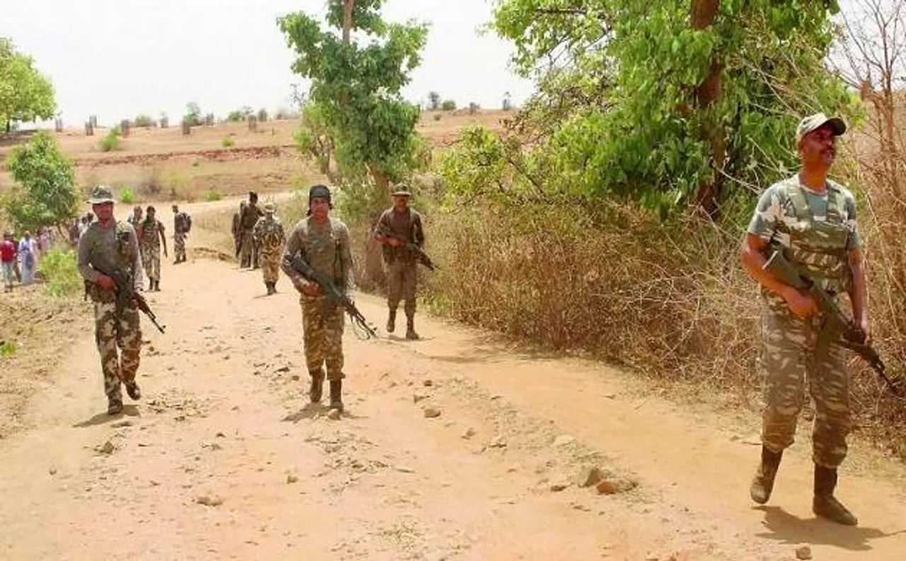सुकमा: बुरकापाल में CRPF हमले में शामिल 18 नक्सली गिरफ्तार
