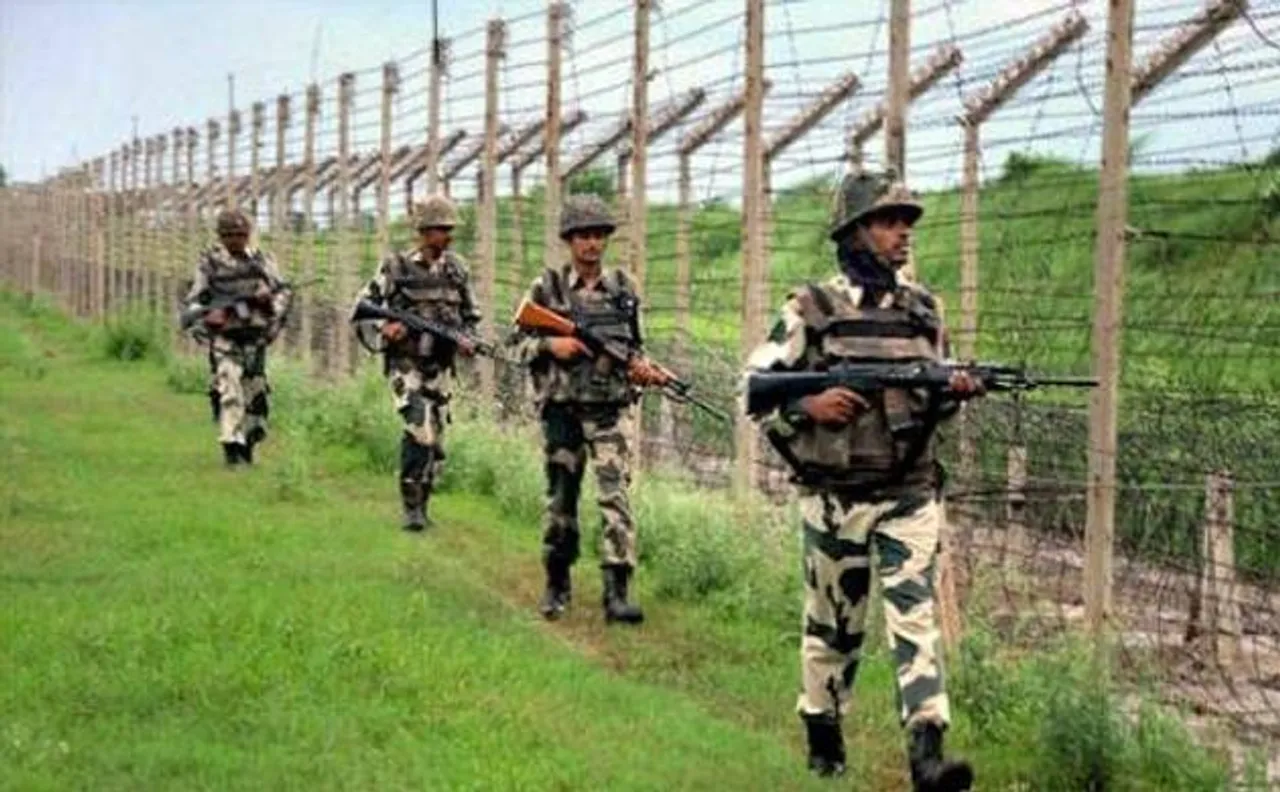 पाक आर्मी चीफ के दौरे के बाद Loc पर पाकिस्तान ने शुरू की गोलीबारी, सेना दे ही जवाब