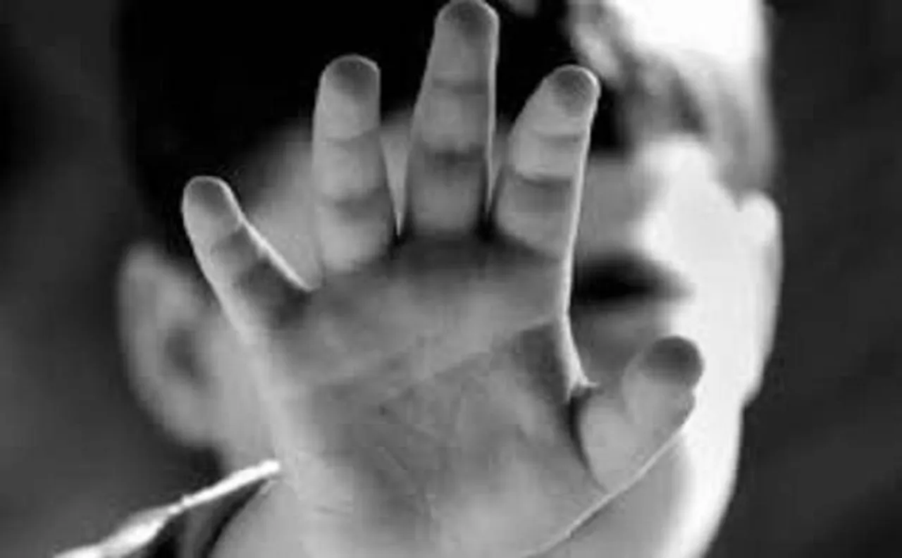 UP: गुब्बारे के विवाद में पड़ोसी ने 10 साल के मासूम का किया कत्ल, हाथ-पैर तोड़ घर में किया दफन