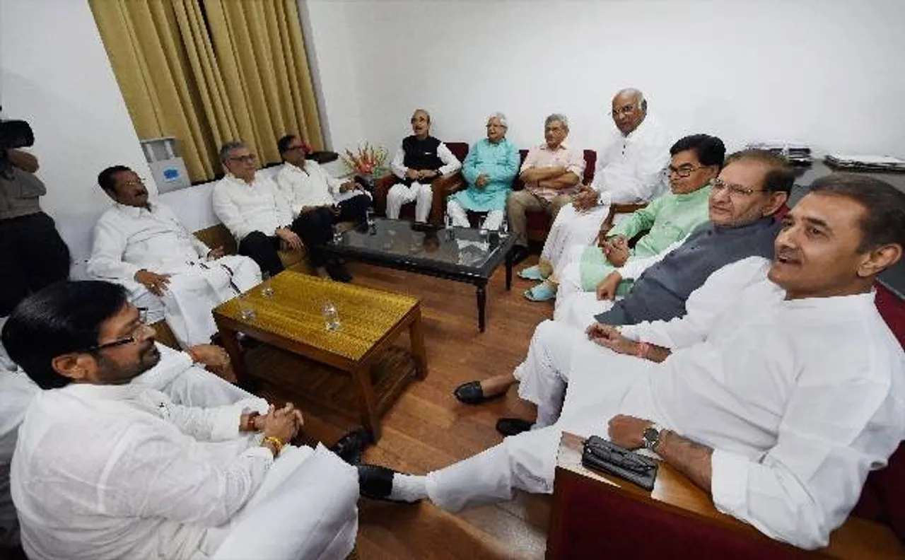 राष्ट्रपति चुनाव: सोनिया-येचुरी से मिलेंगे राजनाथ, विपक्षी दलों की हुई बैठक