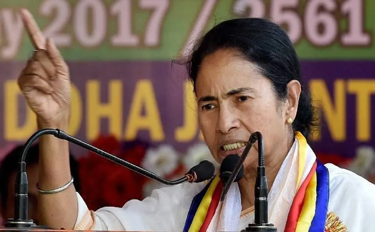 ममता बनर्जी ने कहा, नोटबंदी से किसान संकट में, मोदी सरकार को कर्ज माफ करना होगा