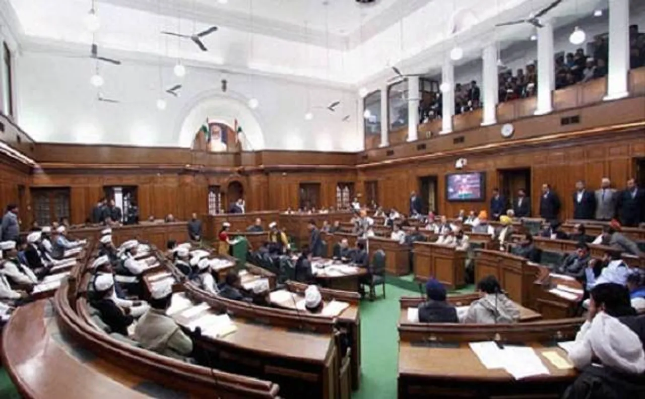 पंजाब विधानसभा में हंगामा, मार्शल्स ने आप विधायकों को घसीट कर बाहर निकाला