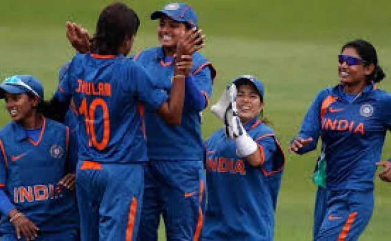 महिला विश्व कप: भारत ने जीत से की शुरुआत, इंग्लैंड को 35 रन से हराया