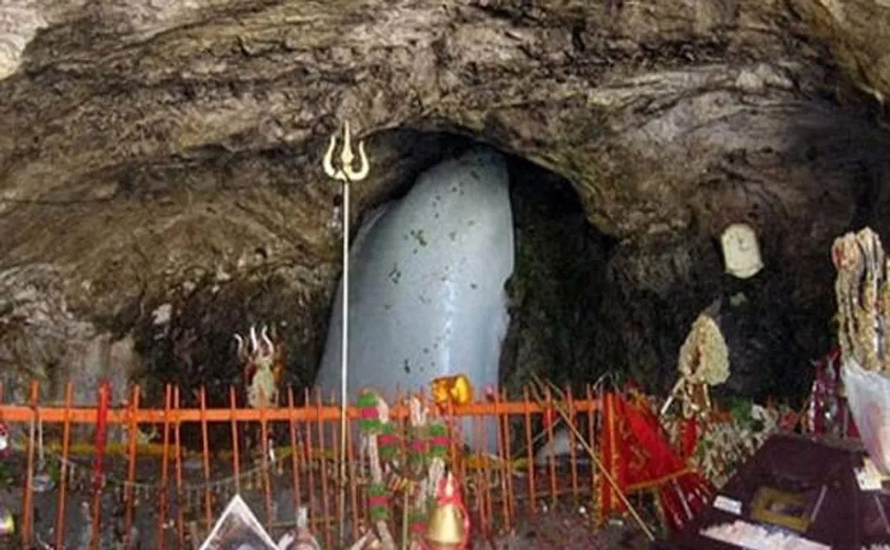 अमरनाथ यात्रा शुरू, पवित्र गुफा में हुई पारंपरिक पूजा