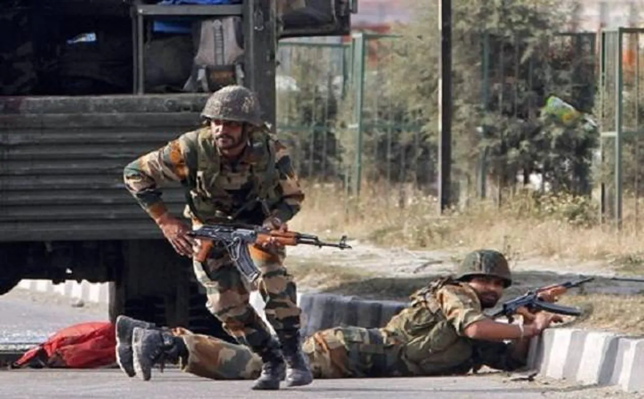 जम्मू-कश्मीर: पाकिस्तान ने पुंछ में LoC पर तोड़ा सीजफायर, दो जवान घायल