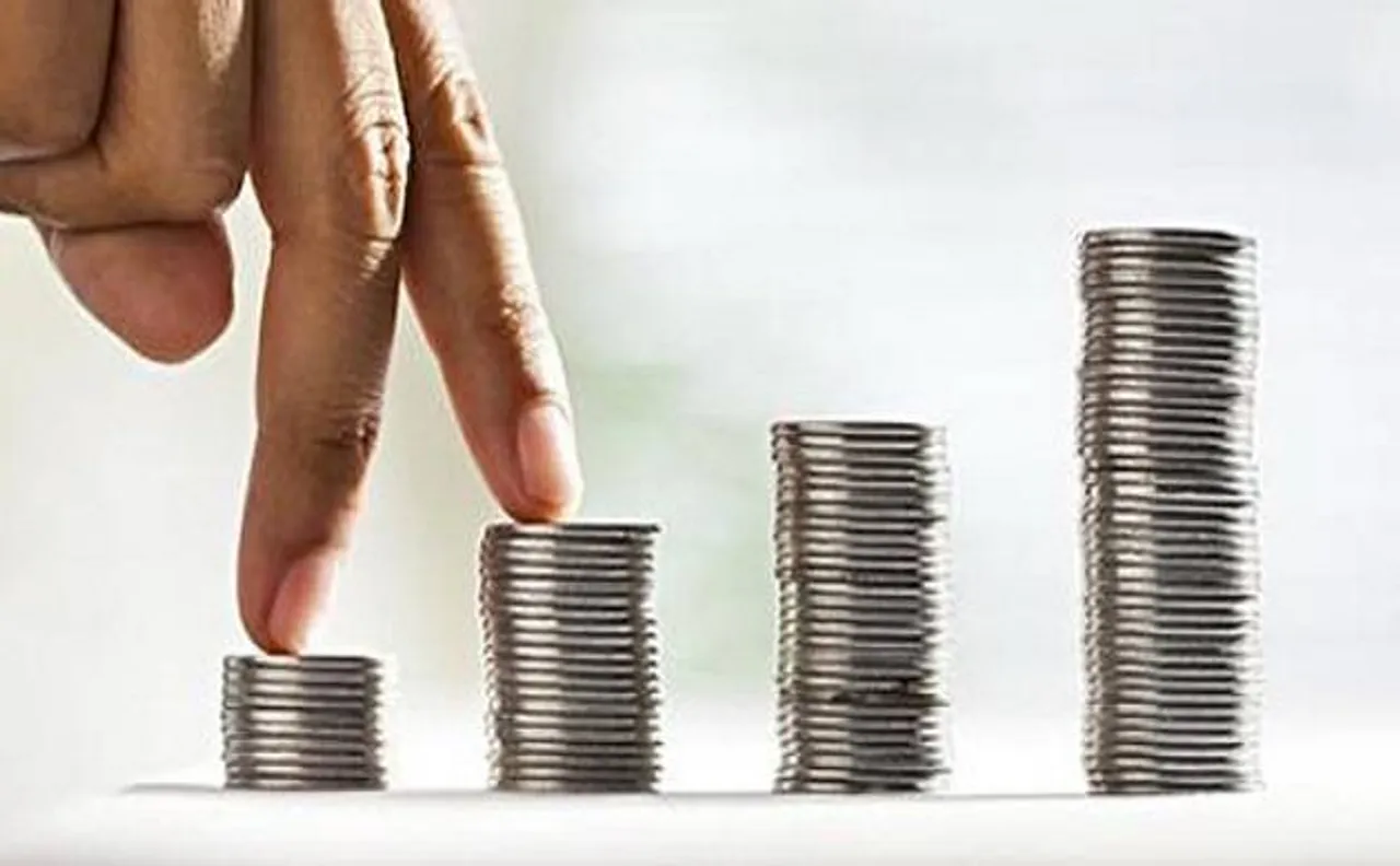 GST 2017: जीएसटी हुआ आज से लागू, जानें क्या होगा सस्ता और कहां करनी होगी जेब ढीली
