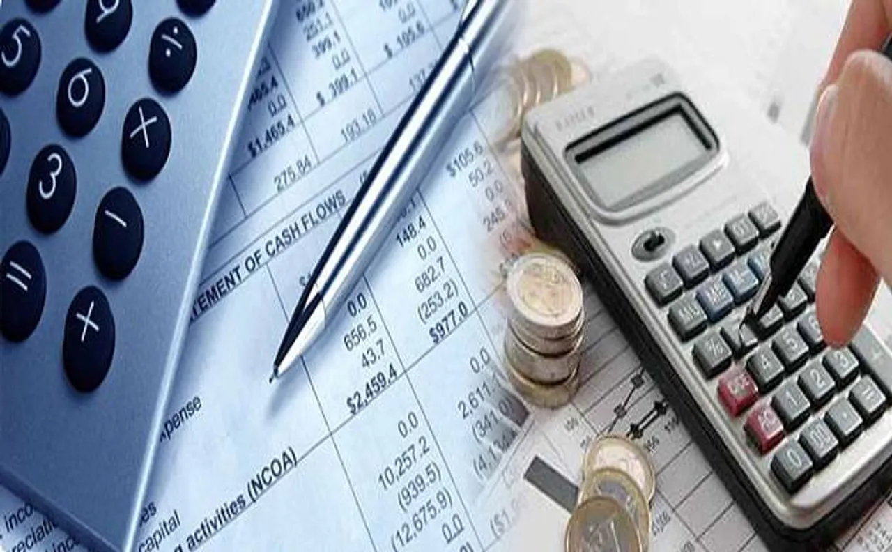 GST का असर: सीए ने बढ़ाई फीस, 30% का किया इज़ाफा