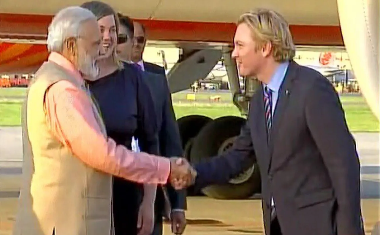जी-20 सम्मेलन में हिस्सा लेने हैम्बर्ग पहुंचे प्रधानमंत्री मोदी, अमेरिका के विरोध में जोम्बी वॉक कर रहे हैं प्रदर्शनकारी