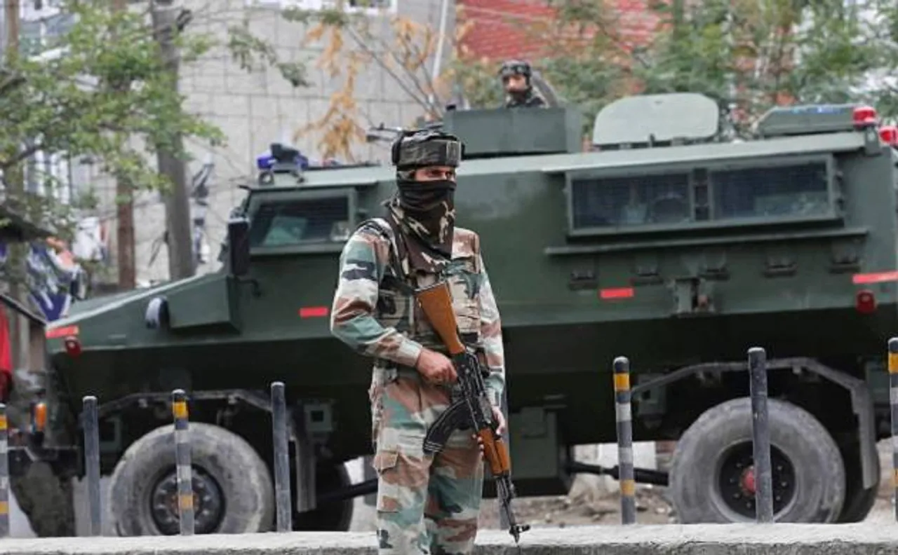 बुरहान की बरसी पर कश्मीर के बांदीपोरा में आतंकी हमला,सेना के दो जवान घायल