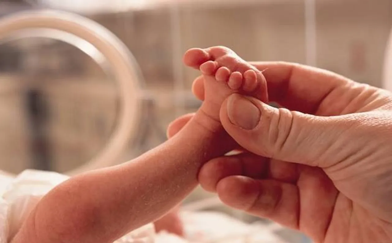 तेलंगाना: गरीबी में मजबूर हुई ममता, मां ने 5 हजार में बेची नवजात बच्ची