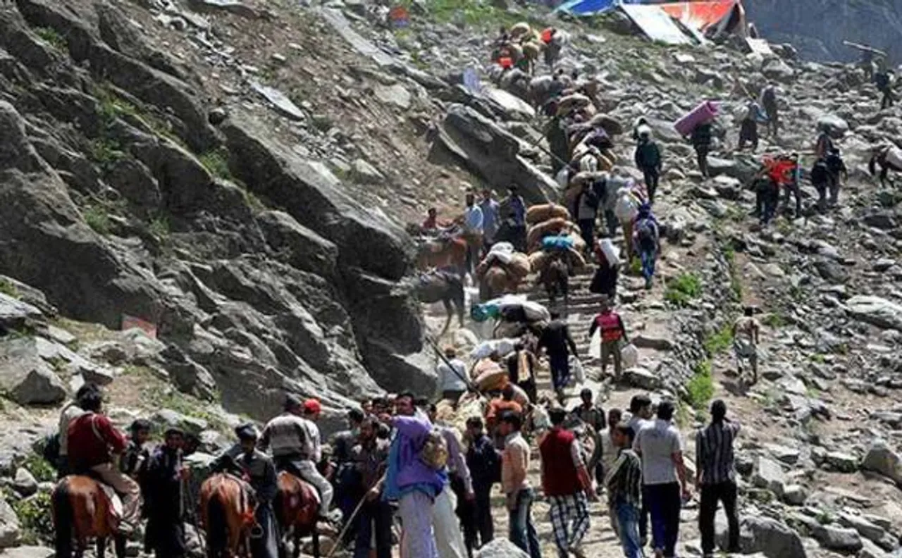 आतंकी हमले के बाद अमरनाथ यात्रा जारी, जम्मू से तीन हजार यात्रियों का जत्था रवाना