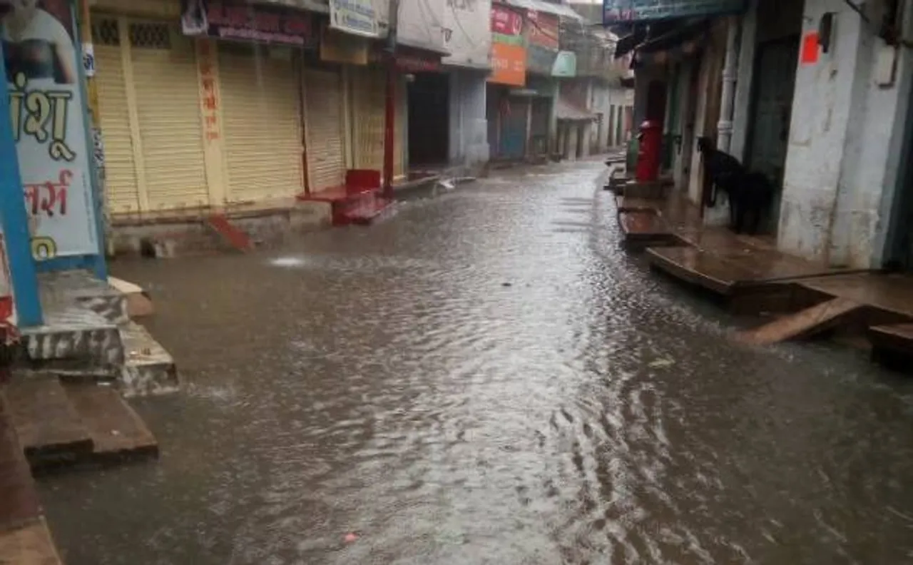 मध्यप्रदेश और उत्तराखंड में आफत की बारिश, जनजीवन अस्त-व्यस्त