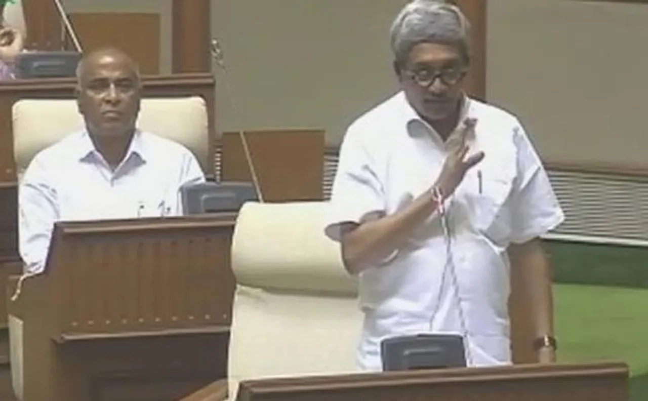 पर्रिकर ने कहा, गोवा में होगी बीफ की कमी तो कर्नाटक से मंगाया जाएगा