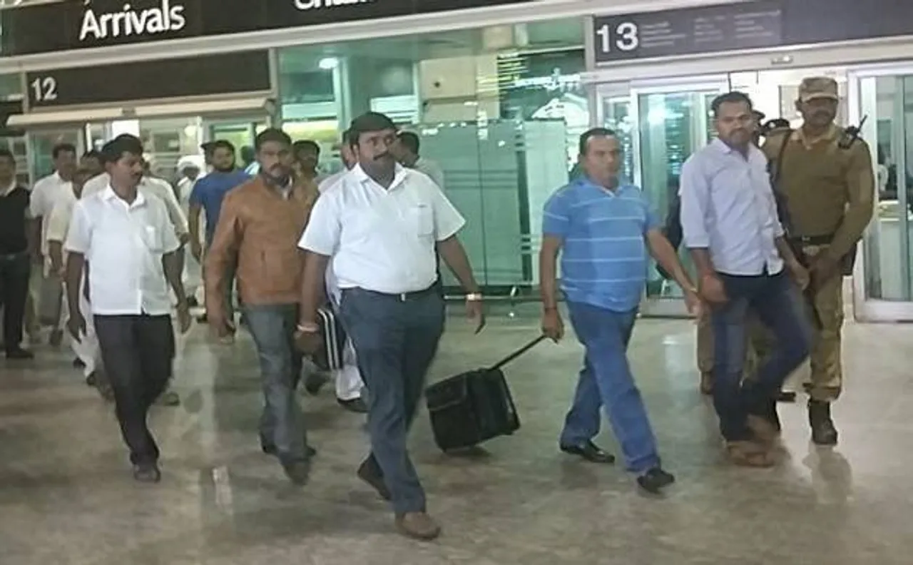 गुजरात में मचा राजनीतिक घमासान, बीजेपी से ख़फा विपक्ष, दिल्ली में टमाटर लाल, जानें 10 बड़ी ख़बरें