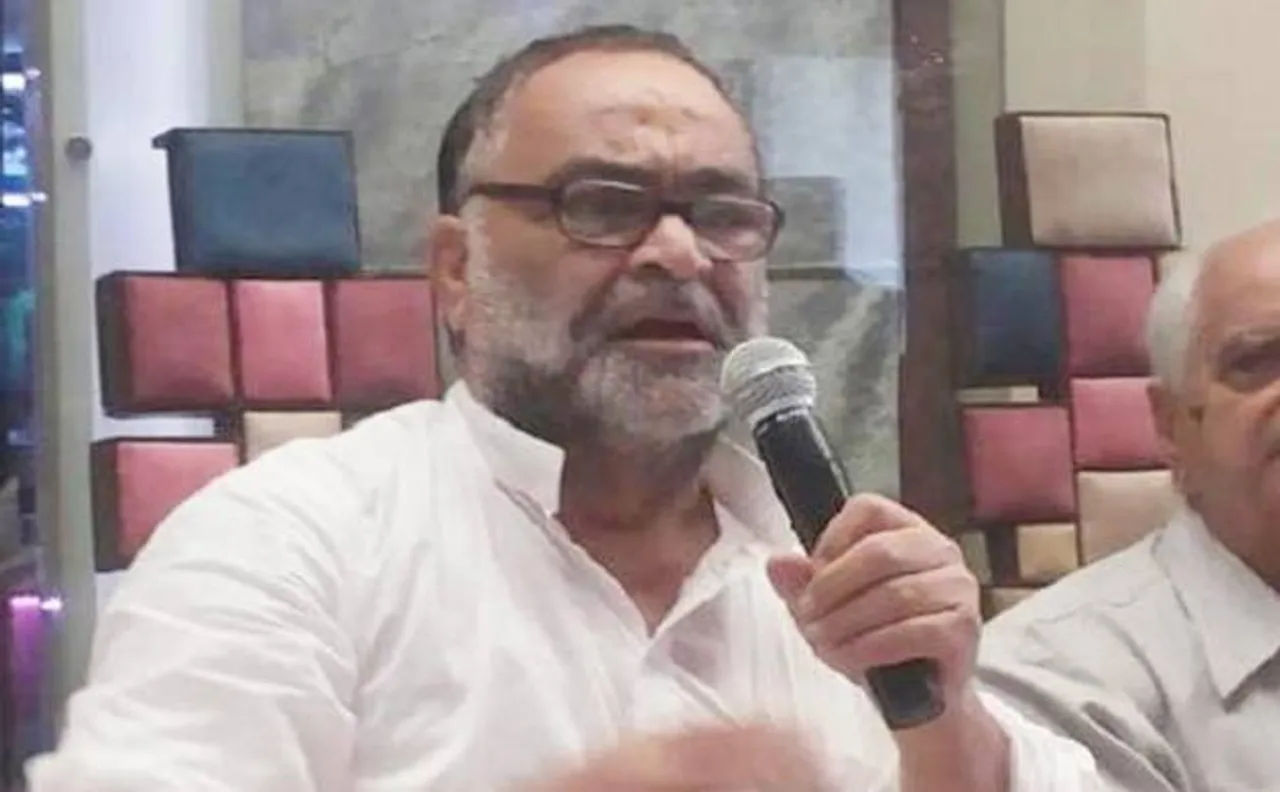 सपा में बगावत, MLC से इस्तीफे के बाद बोले बुक्कल 'यादव परिवार ने पार्टी को बना दिया अखाड़ा'