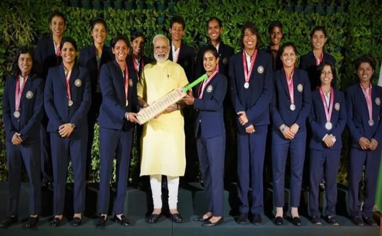 'मन की बात' में मिताली के टीम की प्रशंसा, मोदी ने कहा- पहली बार देशवासियों ने अपने ऊपर लिया हार का बोझ