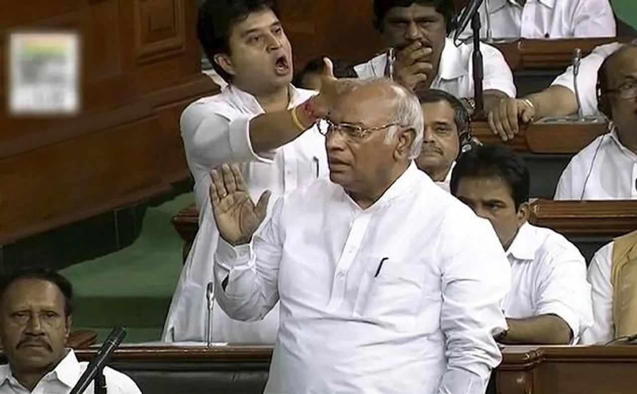 Live: लिंचिंग पर लोकसभा में चर्चा, कांग्रेस बोली- सरकार दे रही है गो-रक्षकों को बढ़ावा