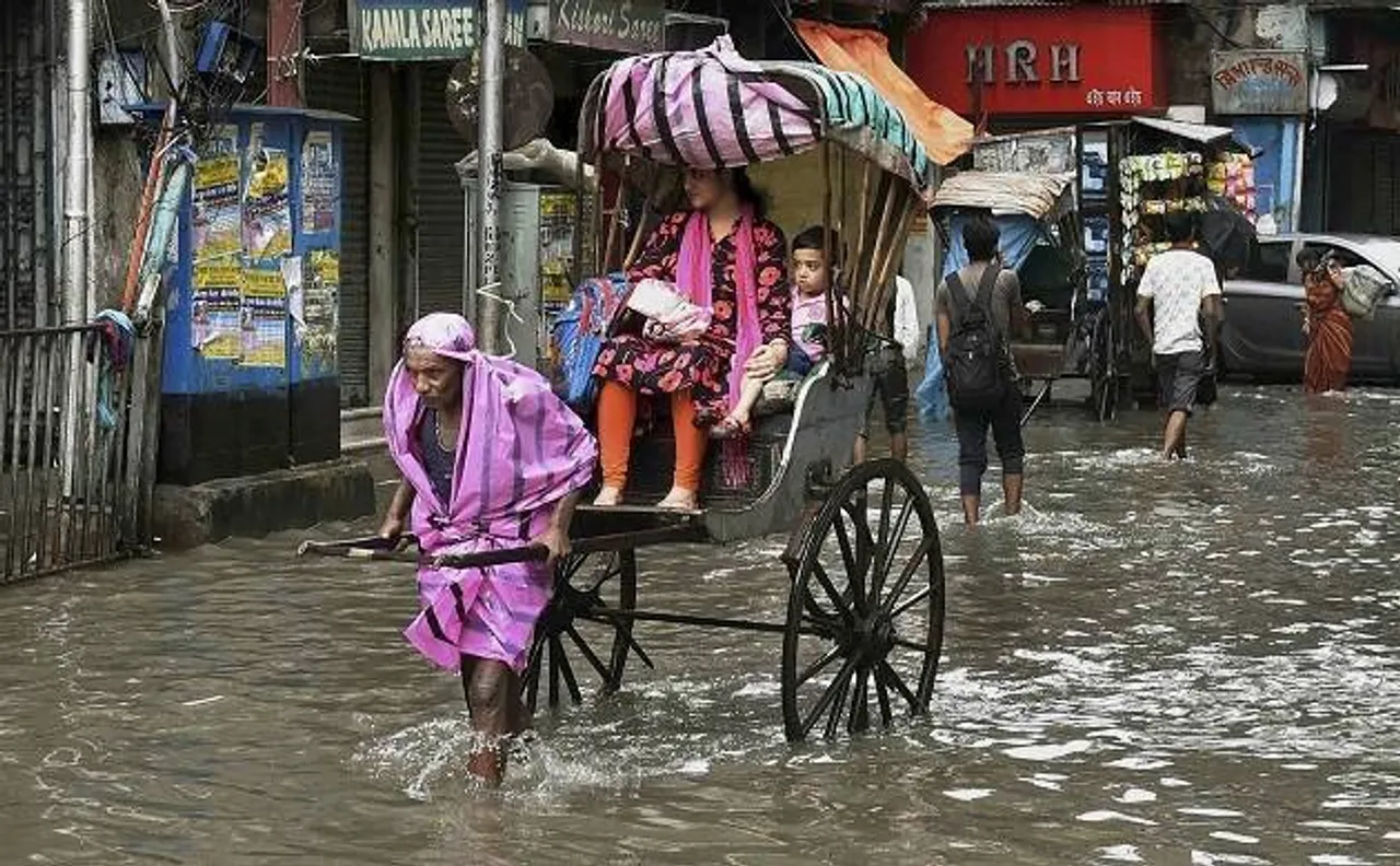 बंगाल में बाढ़ से मरने वालों की संख्या 39 पहुंची, पिछले 24 घंटों में हुई पांच लोगों की मौत