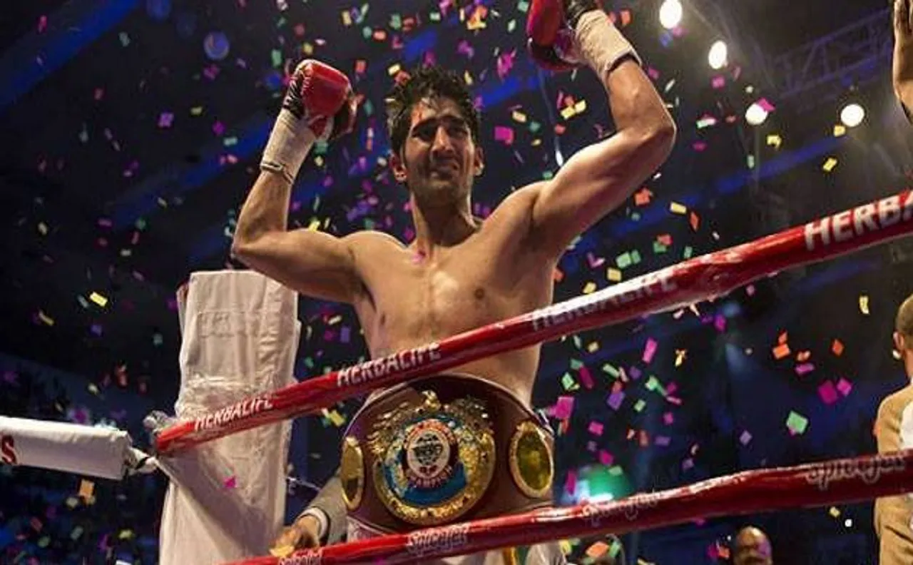 विजेंदर ने चीन के जुल्पीकार मैमतअली को चित कर लगातार 9वीं फाइट जीती, फिर वापस किया बेल्ट