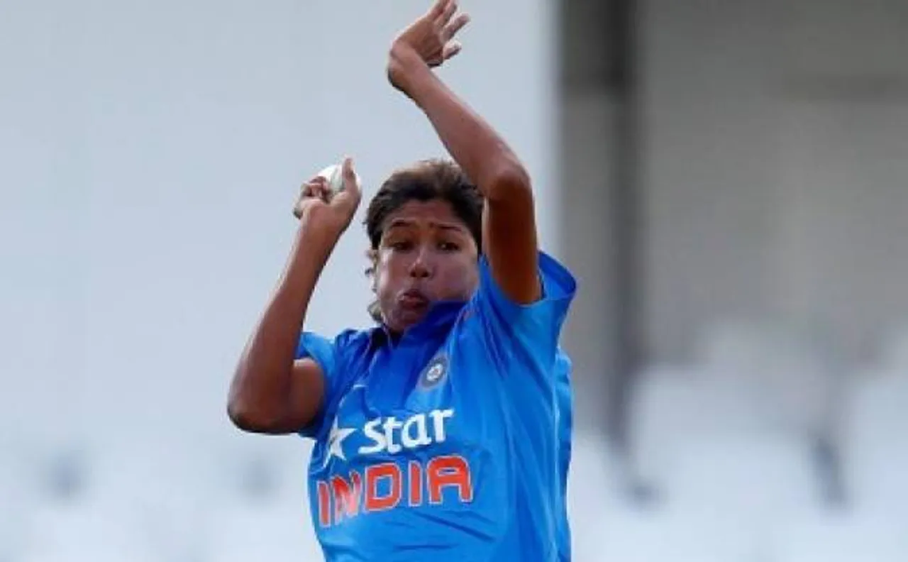 झूलन गोस्वामी को एयर इंडिया ने किया सम्मानित, महिला वर्ल्ड कप में शानदार प्रदर्शन का मिला इनाम