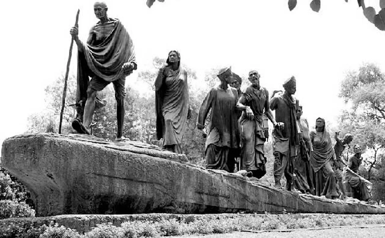 नमक कानून के खिलाफ गांधी जी का दांडी मार्च, जिसने ब्रिटिश राज को हिला कर रख दिया
