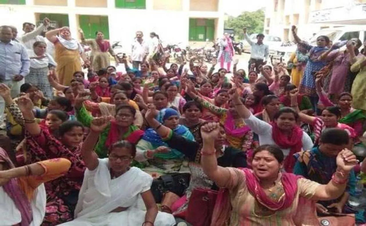 यूपी : शिक्षामित्रों का मानदेय घटाने का फर्जी आदेश वायरल, मचा हड़कंप