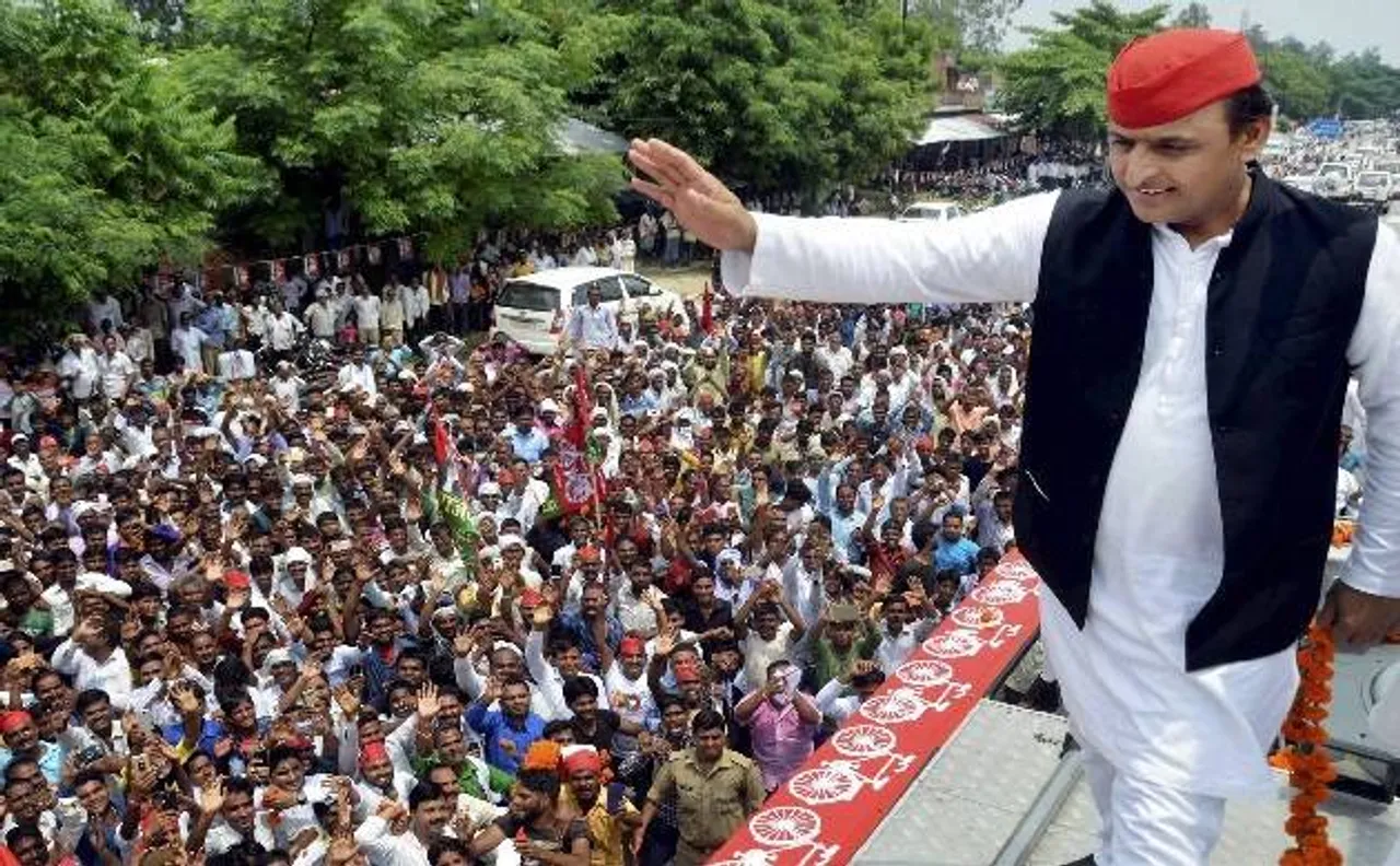 'देश बचाओ देश बनाओ' रैली में बोले अखिलेश, पता नहीं BJP हमारे MLC को कौन सा प्रसाद दे रही है