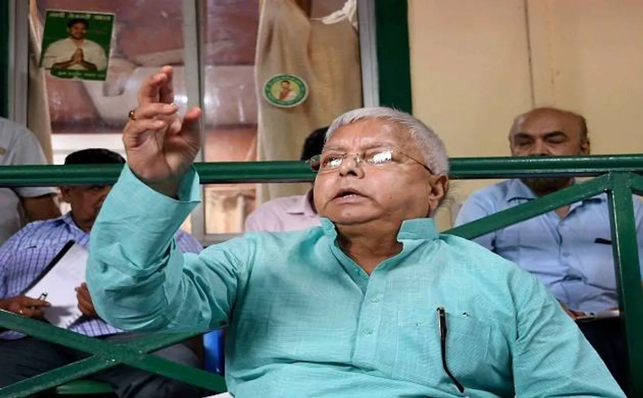 बिहार: लालू ने सुशील मोदी पर लगाया भ्रष्टाचार का आरोप, कहा- बर्खास्त करें नीतीश कुमार