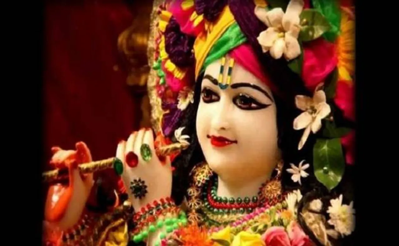 Janmashtmi 2017: देशभर में श्री कृष्ण के जन्मदिन की धूम, मथुरा में उमड़ी श्रद्धालुओं की भीड़