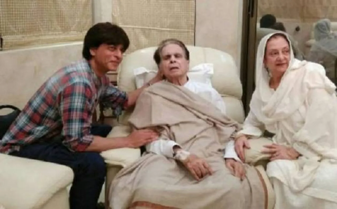 दिलीप कुमार से मिलने पहुंचे उनके मुंह बोले बेटे, सायरा बानो ने शेयर की तस्वीरें