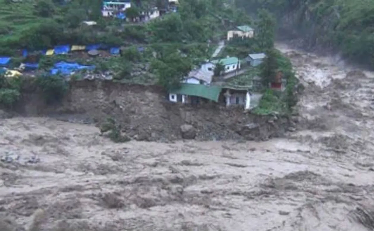 उत्तराखंड में बाढ़ प्रभावित इलाकों में बचाव अभियान जारी
