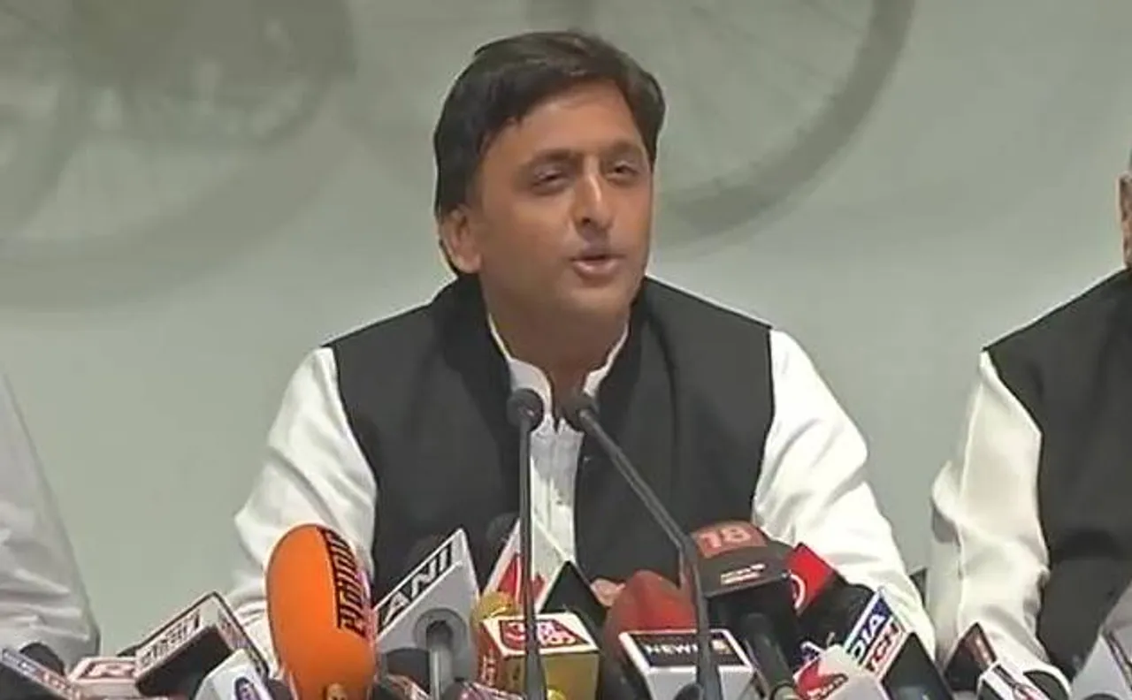 अखिलेश यादव की मांग, सीबीआई करे गोरखपुर हादसे की जांच