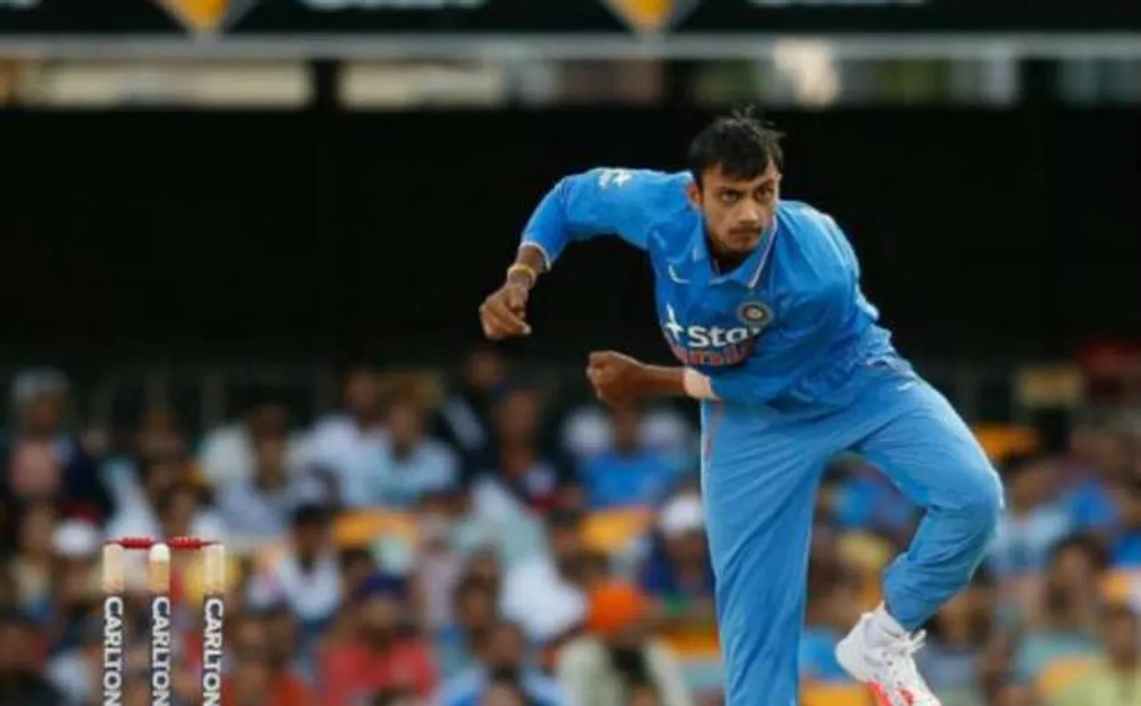 Ind Vs SL: अक्षर पटेल ने श्रीलंका के खिलाफ पहले वनडे में लिए 3 विकेट, IPL ने बनाया था हीरो